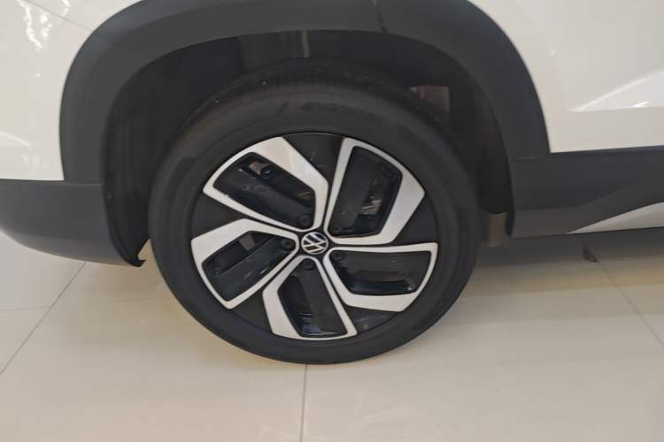 Used Volkswagen Tharu 2023 300TSI Two-Wheel-Drive Full Moon Edition Right Rear Wheel Hub