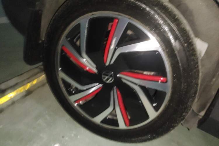 Used Volkswagen Tharu 2023 300TSI Two-Wheel-Drive Full Moon Edition Right Rear Wheel Hub