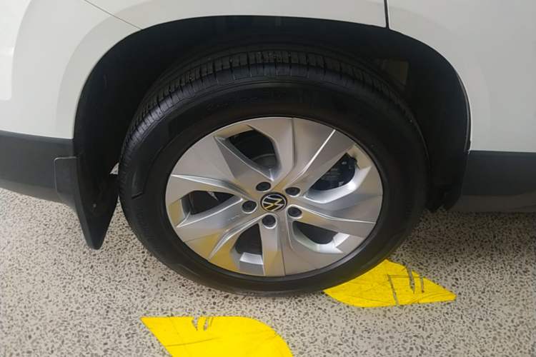 Used Volkswagen Tharu 2023 300TSI Two-Wheel-Drive Crescent Edition Right Rear Wheel Hub