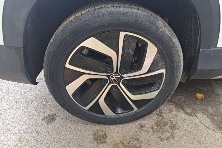 Used Volkswagen Tharu 2023 300TSI Two-Wheel-Drive Full Moon Edition Right Rear Wheel Hub