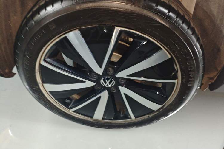 Used Volkswagen Tharu 2023 300TSI Two-Wheel-Drive Moonlight Edition Right Rear Wheel Hub