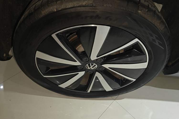 Used Volkswagen Tharu 2023 300TSI Two-Wheel-Drive Moonlight Edition Right Rear Wheel Hub