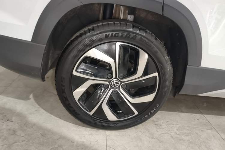 Used Volkswagen Tharu 2023 300TSI Two-Wheel-Drive Full Moon Edition Right Rear Wheel Hub
