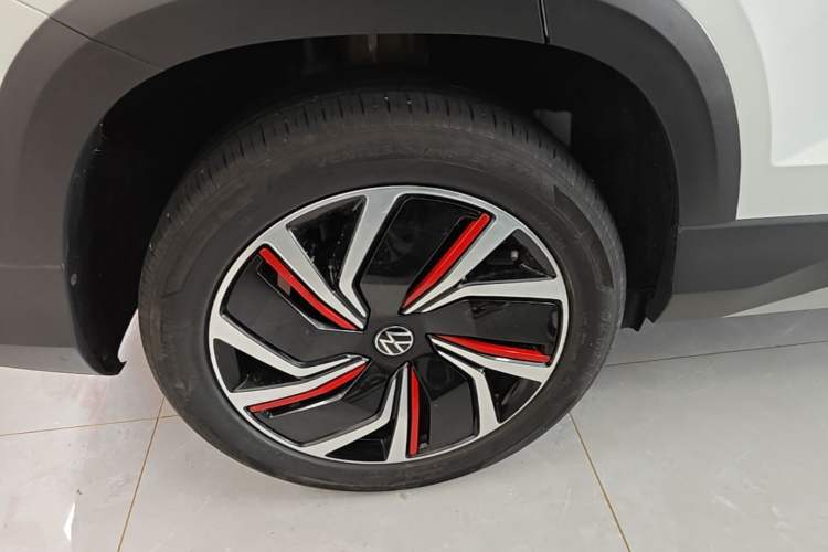 Used Volkswagen Tharu 2023 300TSI Two-Wheel-Drive Full Moon Edition Right Rear Wheel Hub
