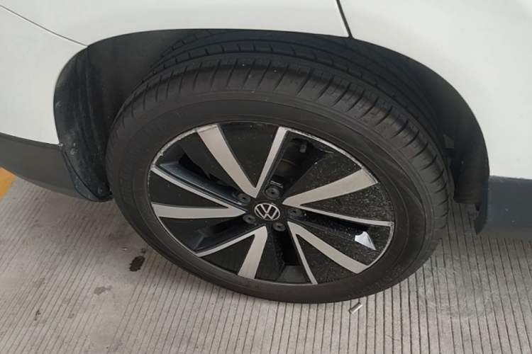 Used Volkswagen Tharu 2023 300TSI Two-Wheel-Drive Moonlight Edition Right Rear Wheel Hub
