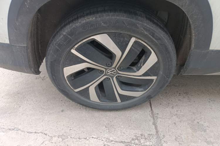 Used Volkswagen Tharu 2023 300TSI Two-Wheel-Drive Full Moon Edition Right Rear Wheel Hub