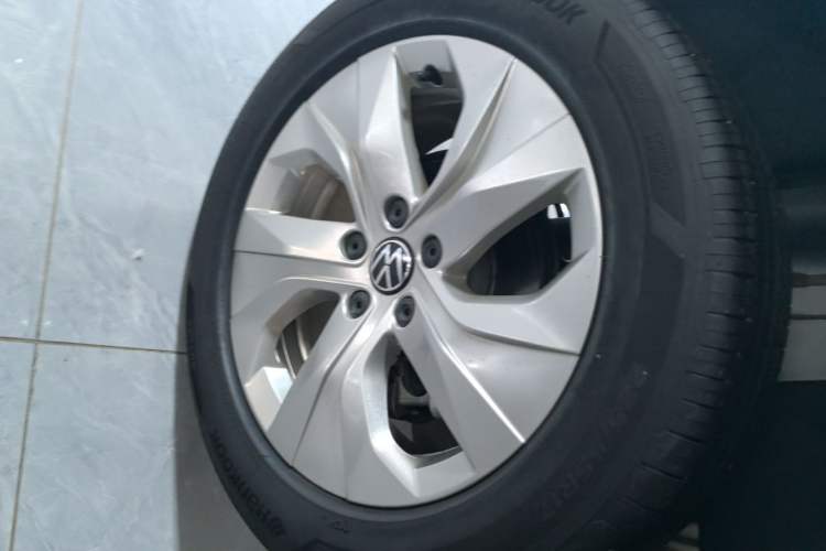 Used Volkswagen Tharu 2023 300TSI Two-Wheel-Drive Crescent Edition Right Rear Wheel Hub