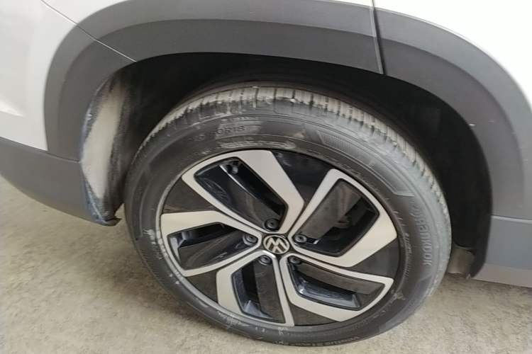 Used Volkswagen Tharu 2023 300TSI Two-Wheel-Drive Full Moon Edition Right Rear Wheel Hub