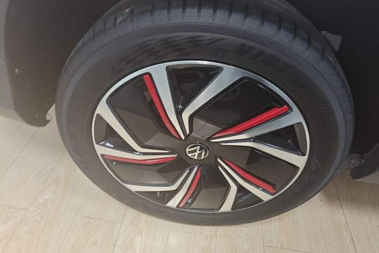 Used Volkswagen Tharu 2023 300TSI Two-Wheel-Drive Moon Luxury Edition Right Rear Wheel Hub