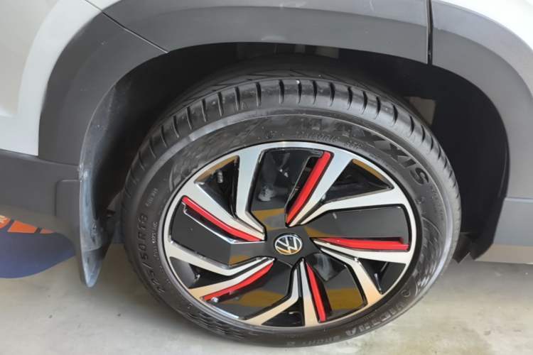 Used Volkswagen Tharu 2023 300TSI Two-Wheel-Drive Full Moon Edition Right Rear Wheel Hub