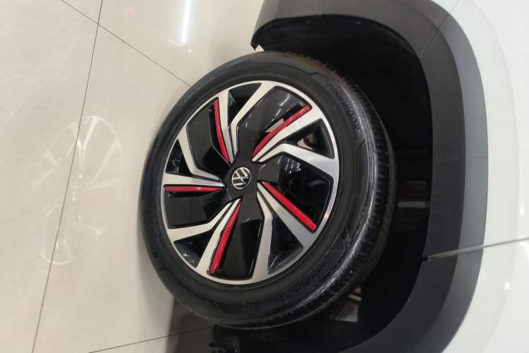Used Volkswagen Tharu 2023 300TSI Two-Wheel-Drive Moon Luxury Edition Right Rear Wheel Hub