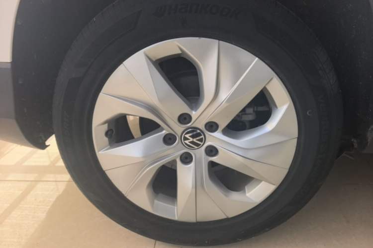 Used Volkswagen Tharu 2023 300TSI Two-Wheel-Drive Crescent Edition Right Rear Wheel Hub