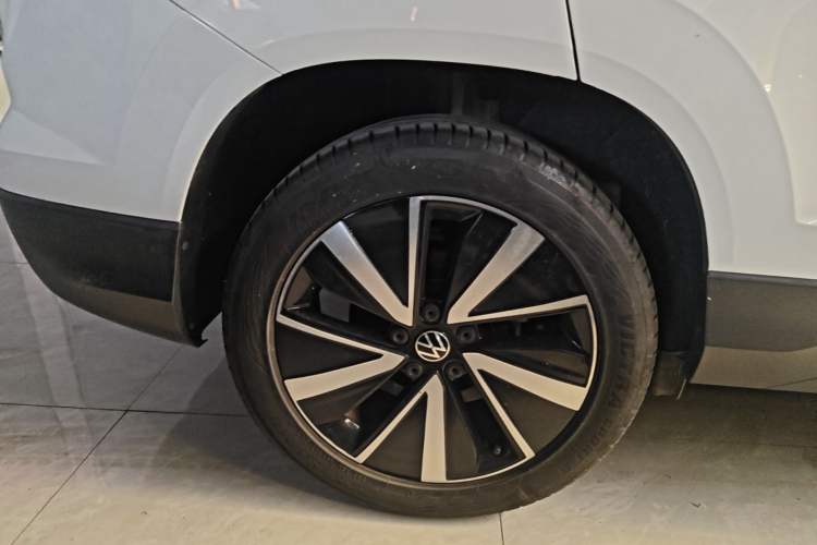 Used Volkswagen Tharu 2023 300TSI Two-Wheel-Drive Moonlight Edition Right Rear Wheel Hub
