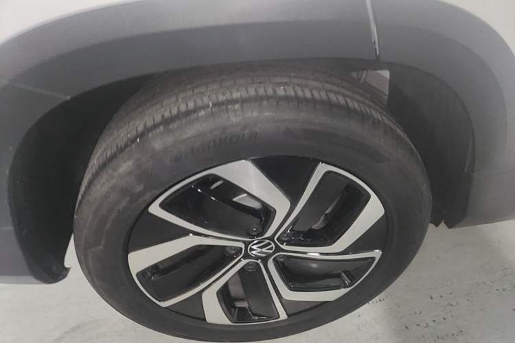 Used Volkswagen Tharu 2023 300TSI Two-Wheel-Drive Full Moon Edition Right Rear Wheel Hub