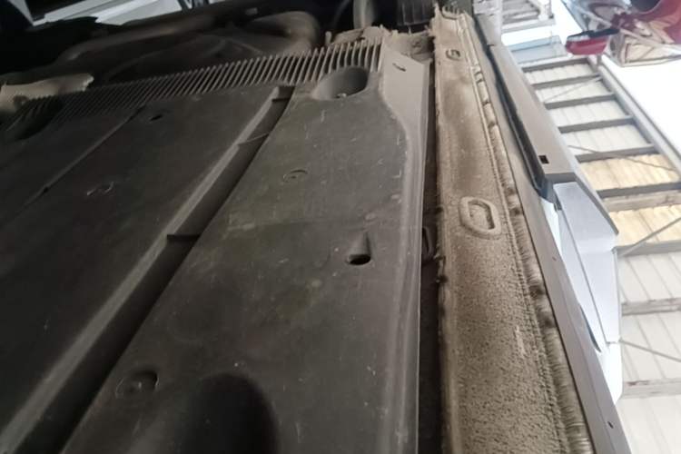 Used Volkswagen Tharu 2023 300TSI Two-Wheel-Drive Moonlight Edition Right Side Sill