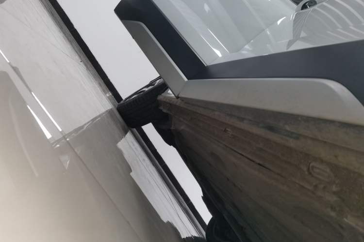 Used Volkswagen Tharu 2023 300TSI Two-Wheel-Drive Full Moon Edition Right Side Sill