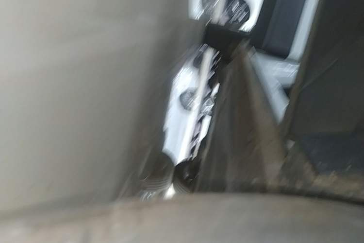 Used Volkswagen Tharu 2023 300TSI Two-Wheel-Drive Moonlight Edition Right Side Sill