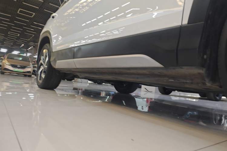 Used Volkswagen Tharu 2023 300TSI Two-Wheel-Drive Full Moon Edition Right Side Sill
