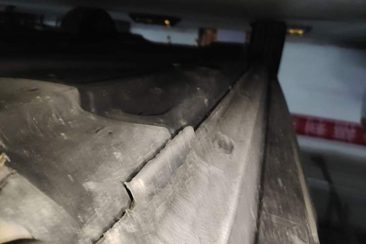 Used Volkswagen Tharu 2023 300TSI Two-Wheel-Drive Full Moon Edition Right Side Sill