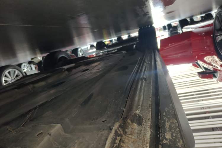 Used Volkswagen Tharu 2023 300TSI Two-Wheel-Drive Full Moon Edition Right Side Sill