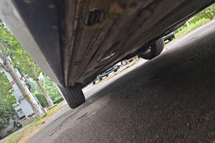 Used Volkswagen Tharu 2023 300TSI Two-Wheel-Drive Full Moon Edition Right Side Sill