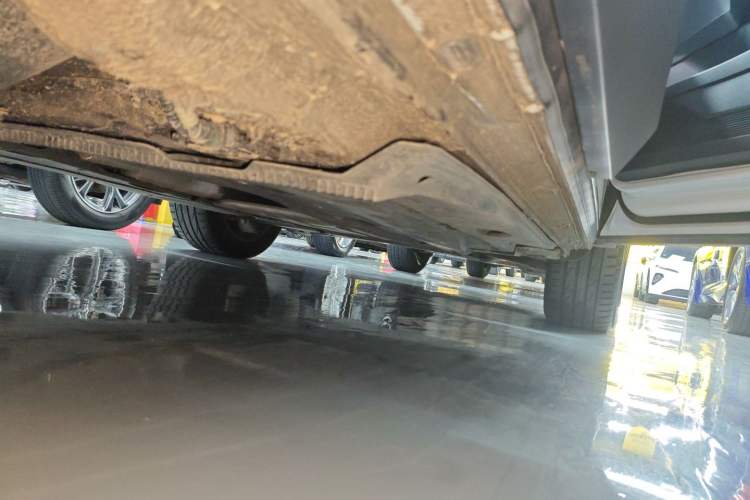 Used Volkswagen Tharu 2023 300TSI Two-Wheel-Drive Moonlight Edition Right Side Sill