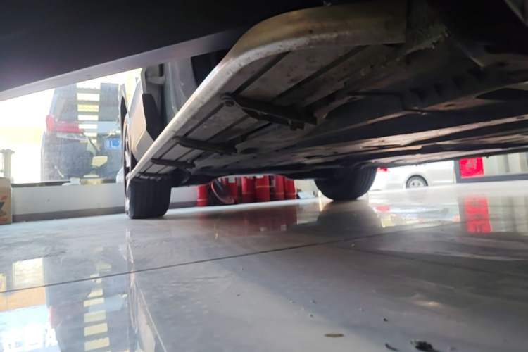 Used Volkswagen Tharu 2023 300TSI Two-Wheel-Drive Moonlight Edition Right Side Sill