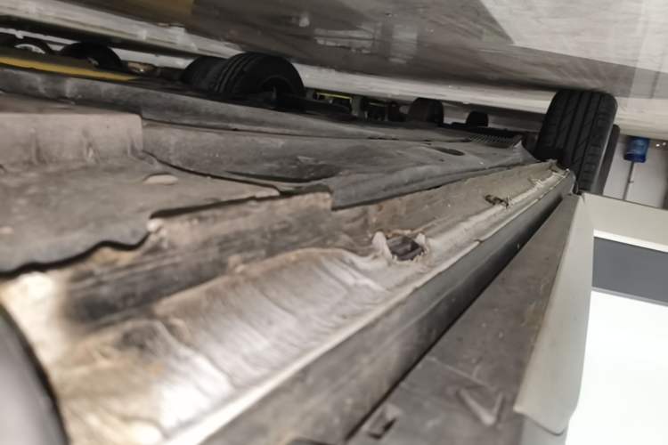 Used Volkswagen Tharu 2023 300TSI Two-Wheel-Drive Full Moon Edition Right Side Sill