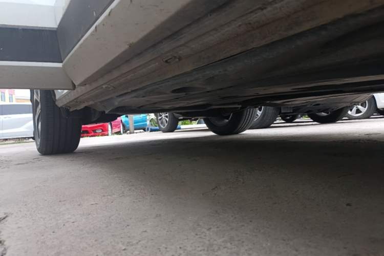 Used Volkswagen Tharu 2023 300TSI Two-Wheel-Drive Full Moon Edition Right Side Sill