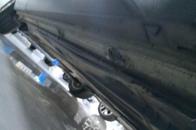 Used Volkswagen Tharu 2023 300TSI Two-Wheel-Drive Crescent Edition Right Side Sill