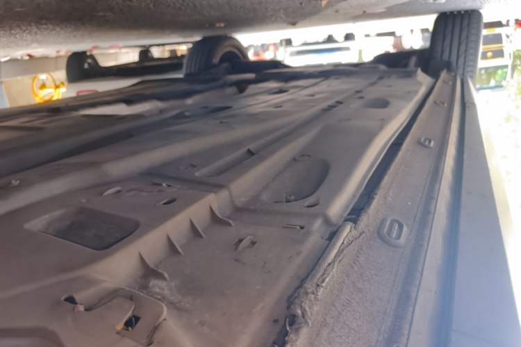 Used Volkswagen Tharu 2023 300TSI Two-Wheel-Drive Moonlight Edition Right Side Sill