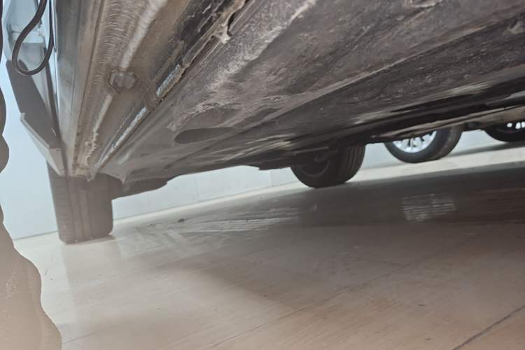 Used Volkswagen Tharu 2023 300TSI Two-Wheel-Drive Moon Luxury Edition Right Side Sill