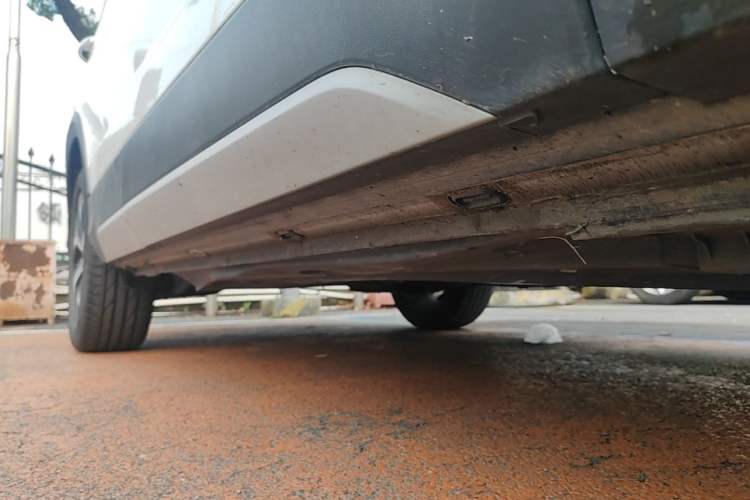 Used Volkswagen Tharu 2023 300TSI Two-Wheel-Drive Full Moon Edition Right Side Sill