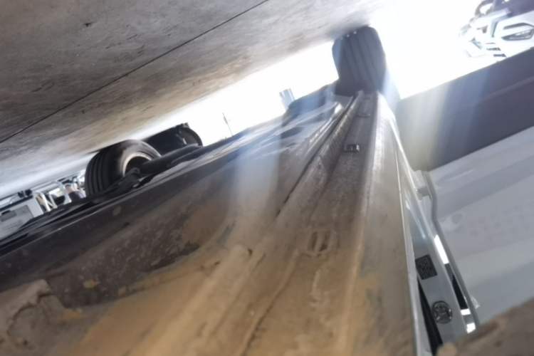 Used Volkswagen Tharu 2023 300TSI Two-Wheel-Drive Crescent Edition Right Side Sill