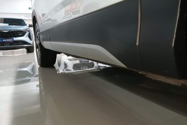 Used Volkswagen Tharu 2023 300TSI Two-Wheel-Drive Moon Luxury Edition Right Side Sill