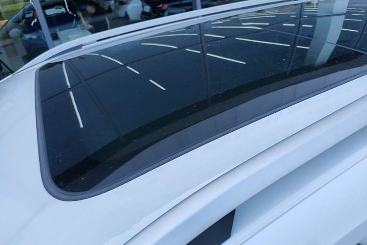 Used Volkswagen Tharu 2023 300TSI Two-Wheel-Drive Full Moon Edition Roof