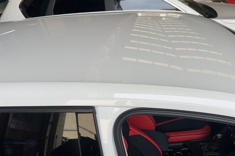 Used Volkswagen Tharu 2023 300TSI Two-Wheel-Drive Crescent Edition Roof