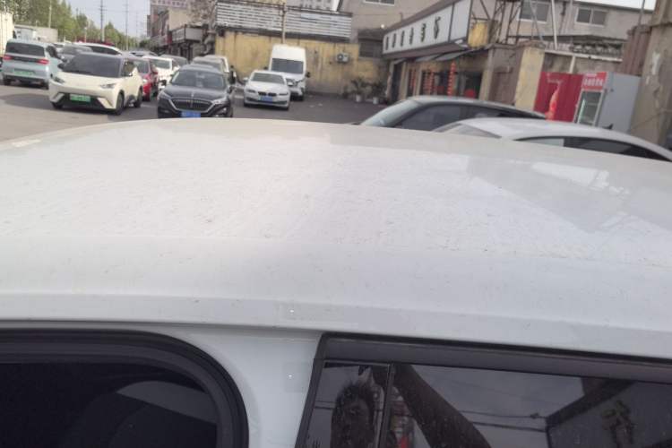 Used Volkswagen Tharu 2023 300TSI Two-Wheel-Drive Crescent Edition Roof