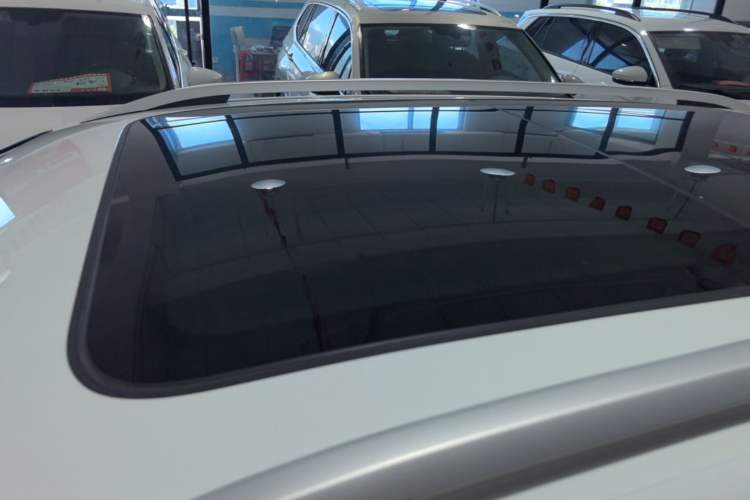 Used Volkswagen Tharu 2023 300TSI Two-Wheel-Drive Moonlight Edition Roof
