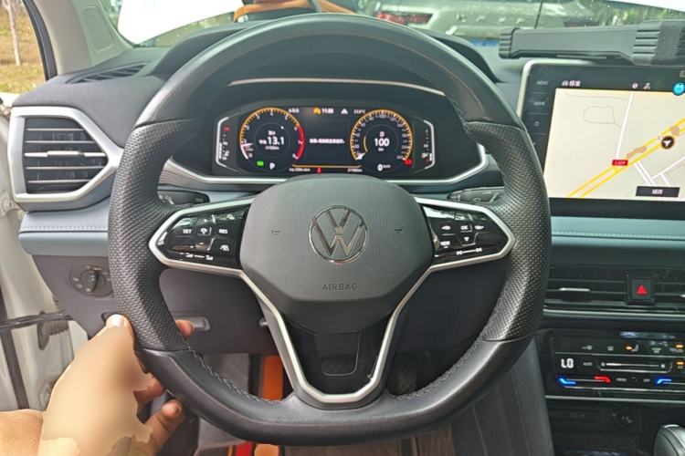 Used Volkswagen Tharu 2023 300TSI Two-Wheel-Drive Full Moon Edition Steering Wheel