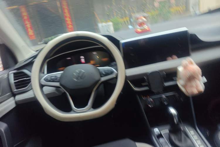 Used Volkswagen Tharu 2023 300TSI Two-Wheel-Drive Crescent Edition Steering Wheel