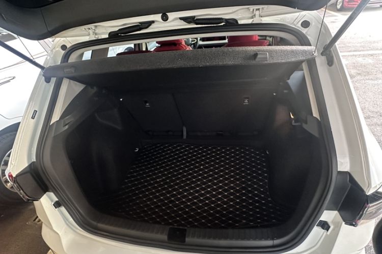 Used Volkswagen Tharu 2023 300TSI Two-Wheel-Drive Crescent Edition Trunk