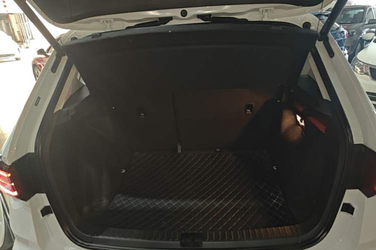 Used Volkswagen Tharu 2023 300TSI Two-Wheel-Drive Moonlight Edition Trunk