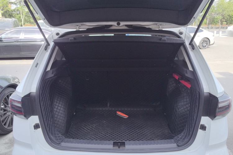 Used Volkswagen Tharu 2023 300TSI Two-Wheel-Drive Crescent Edition Trunk