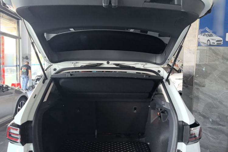 Used Volkswagen Tharu 2023 300TSI Two-Wheel-Drive Crescent Edition Trunk