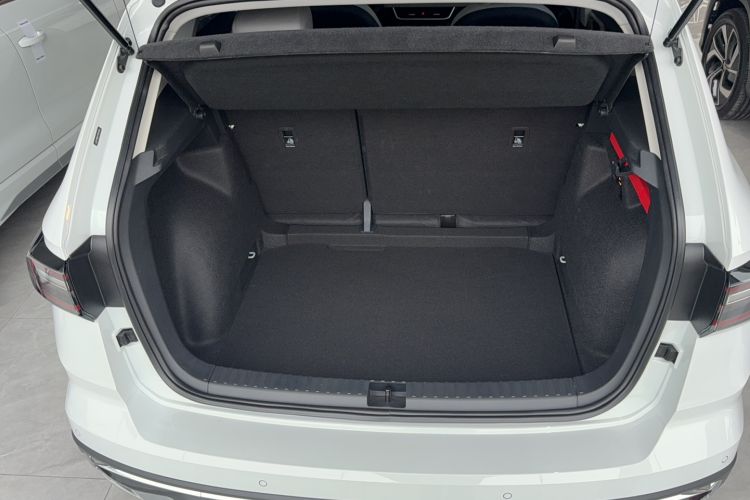 Used Volkswagen Tharu 2023 300TSI Two-Wheel-Drive Full Moon Edition Trunk