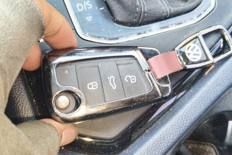 Used Volkswagen Tharu 2023 300TSI Two-Wheel-Drive Moonlight Edition Vehicle Key