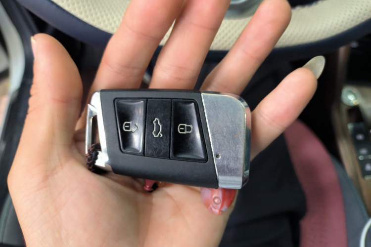 Used Volkswagen Tharu 2023 300TSI Two-Wheel-Drive Full Moon Edition Vehicle Key