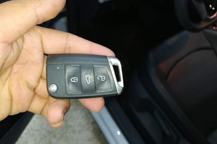 Used Volkswagen Tharu 2023 300TSI Two-Wheel-Drive Crescent Edition Vehicle Key
