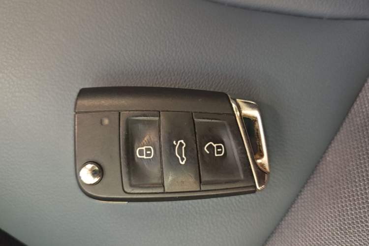 Used Volkswagen Tharu 2023 300TSI Two-Wheel-Drive Moonlight Edition Vehicle Key